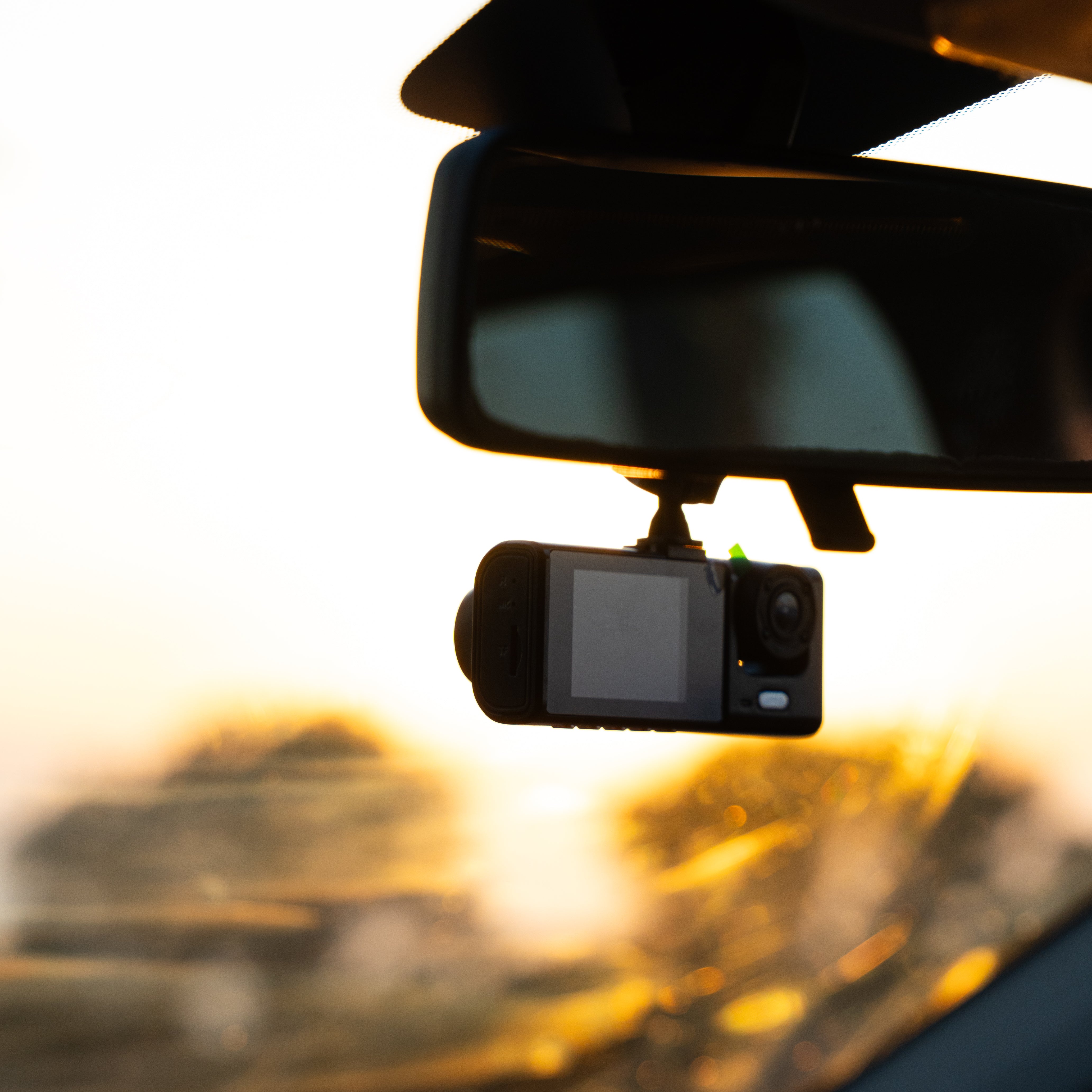 Καταγραφικό αυτοκινήτου με 3 κάμερες FHD