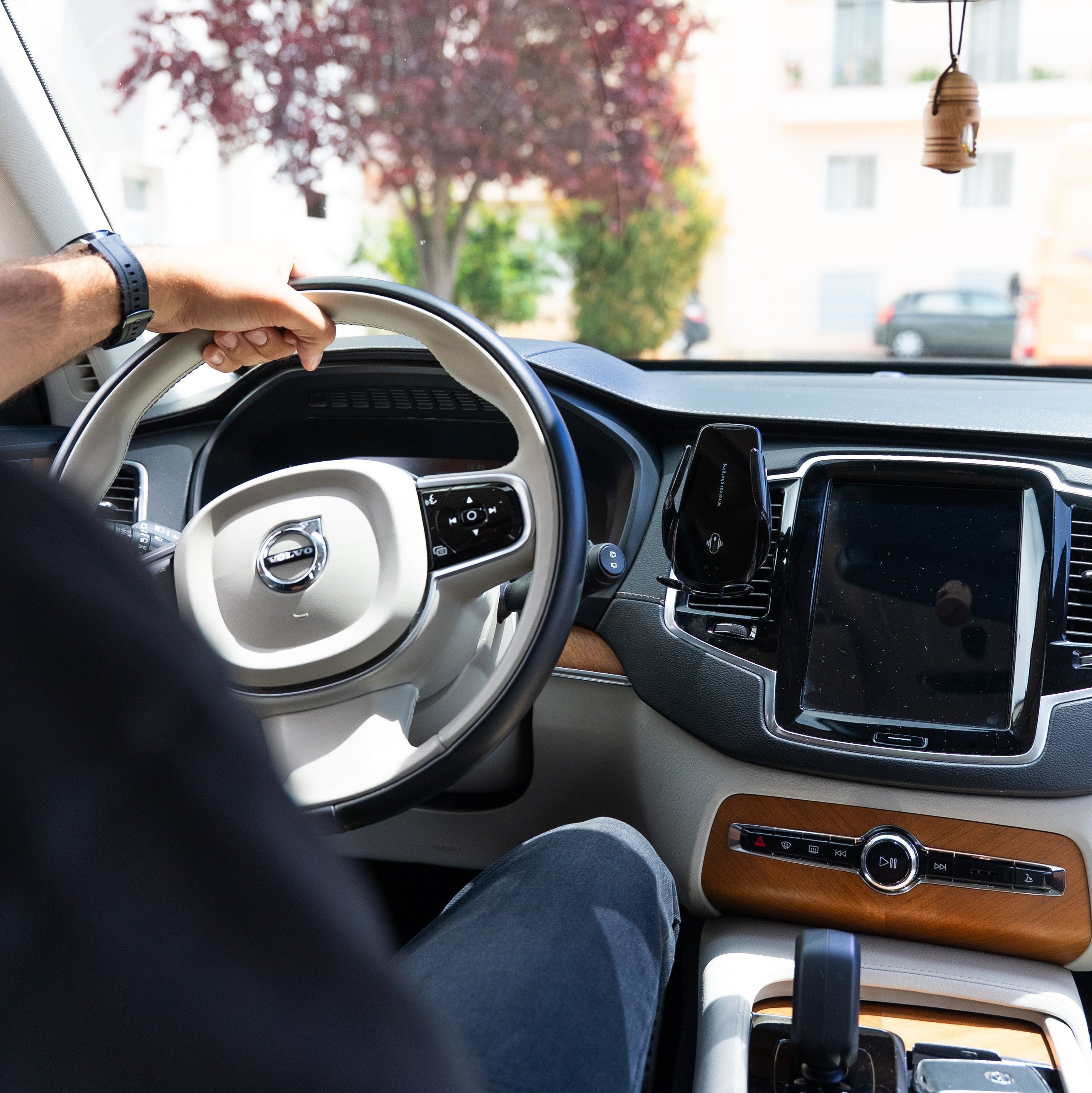 Βάση κινητού με Ασύρματη φόρτιση - Wireless Charger 15W